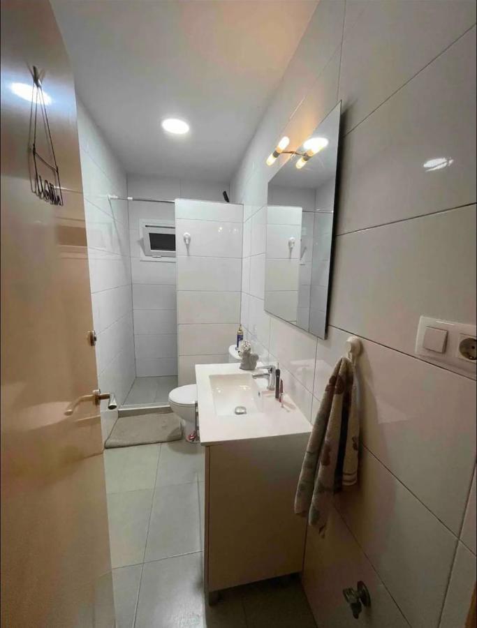 Cozy Room Next To El Prat Airport El Prat de Llobregat Buitenkant foto