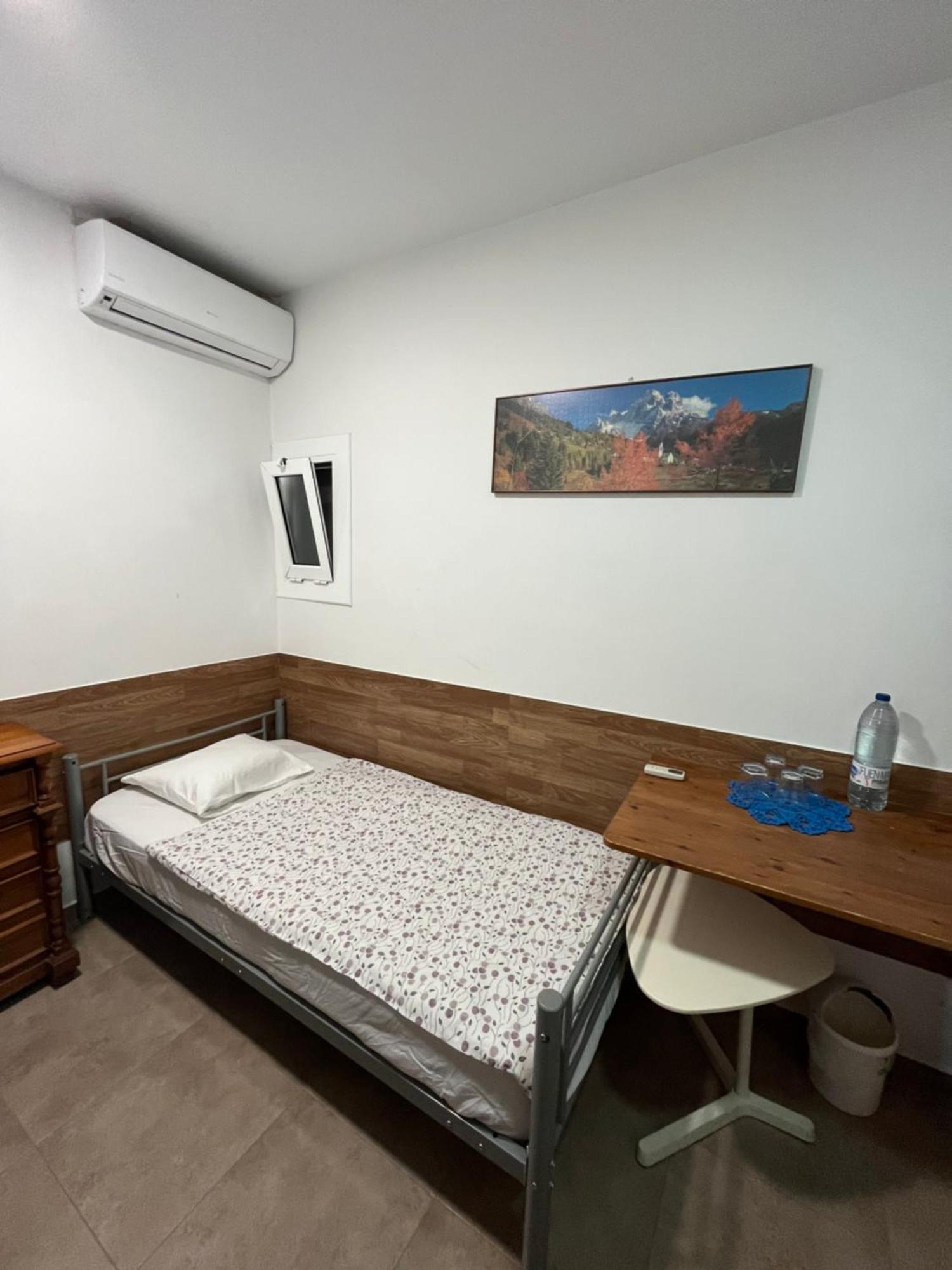 Cozy Room Next To El Prat Airport El Prat de Llobregat Buitenkant foto